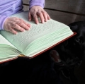 montini-giulio-lettura-braille-2-anche-preghiera-universale