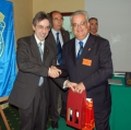 0060-il-presidente-merlak-premia-materassi-per-il-concorso-estemporaneo